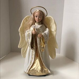 Vintage Angel with music & movement
